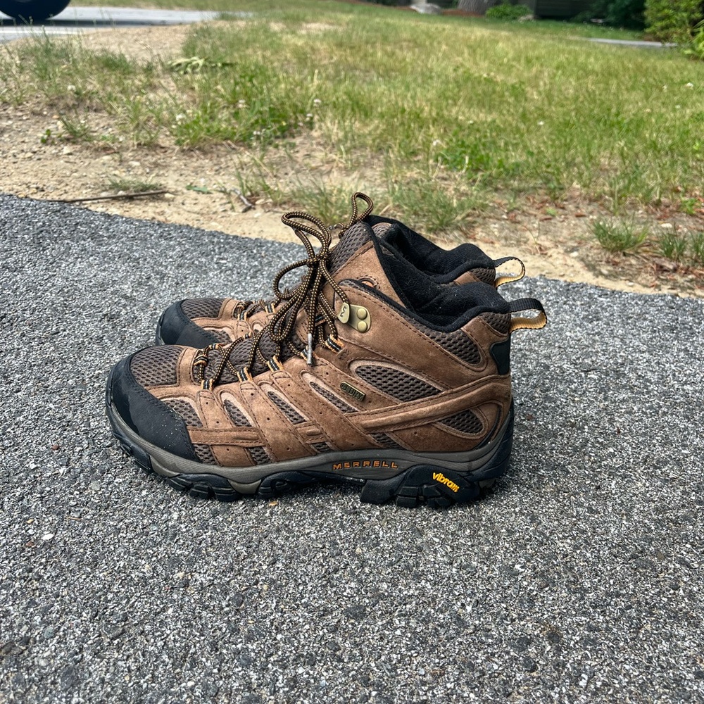Merrell Moab Hiking Men’s 9 Waterproof